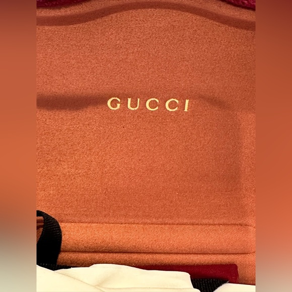 GUCCI SUNGLASSES glitter on temples. - Picture 6 of 13